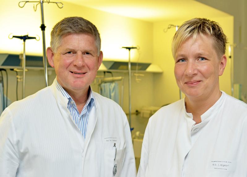 Klinikdirektor Prof. Dr. Andreas Hochhaus und Privat-Dozentin Dr. Inken Hilgendorf, die neue Leiterin der Sektion für Stammzelltransplantation am Universitätsklinikum Jena (UKJ). Foto: UKJ/Szabo