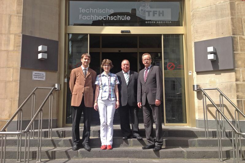 Der neue Hochschulrat Ralf Sikorski (2.v.r.) mit Prof. Dr. Jürgen Kretschmann, Dr. Christiane Scholz und Manfred Freitag (v.l.)