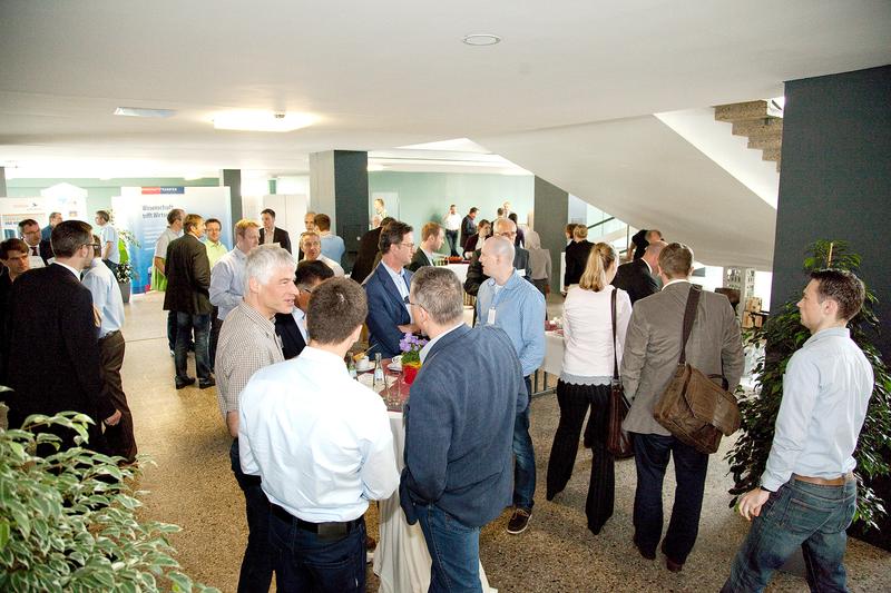 Über 100 Teilnehmerinnen und Teilnehmer aus der Wirtschaft und Wissenschaft kamen zur  16. Fachtagung „Fortschritte in der Kunststofftechnik“ an der Hochschule Osnabrück.