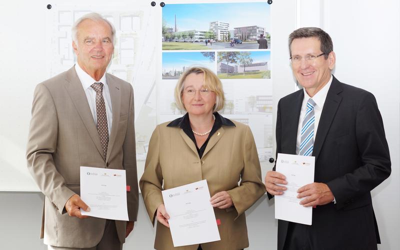 Dr. Erhard Klotz (Geschäftsführung der Dieter Schwarz Stiftung), Theresia Bauer MdL (Ministerin für Wissenschaft, Forschung und Kunst BW), Prof. Reinhold R. Geilsdörfer (Präsident DHBW)