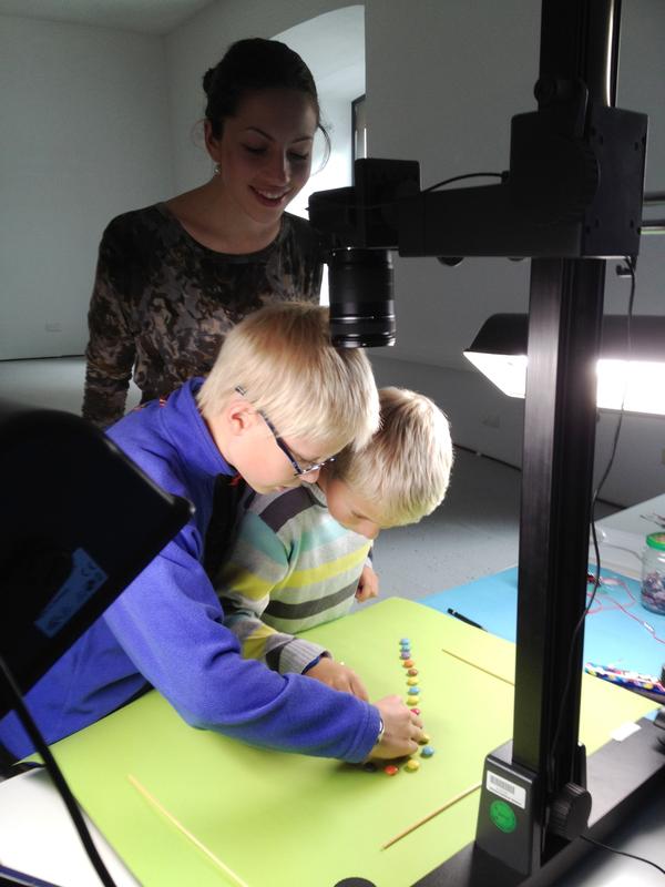 Workshops für Kinder in der Ausstellung „Moving Types“