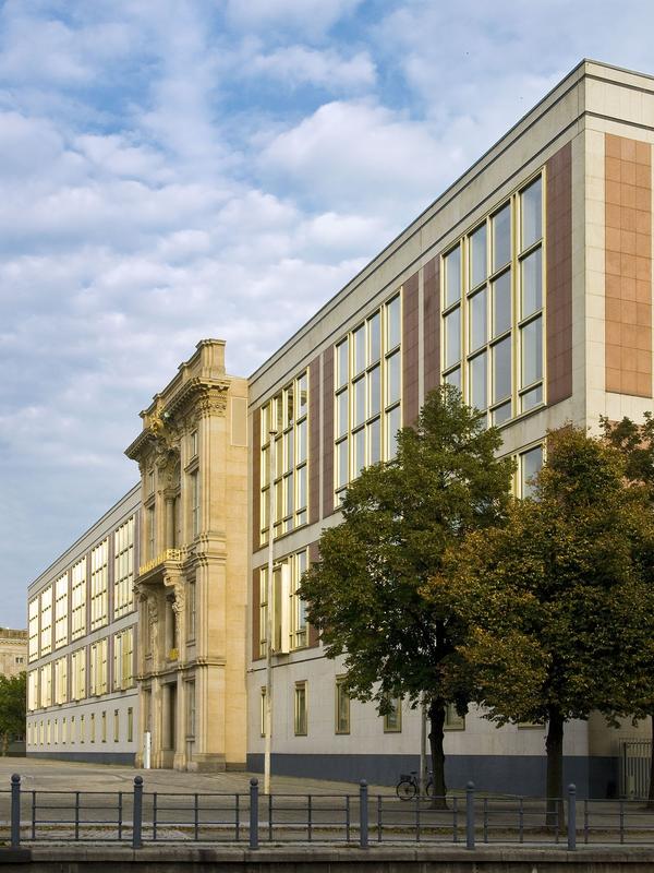 ESMT European School of Management and Technology