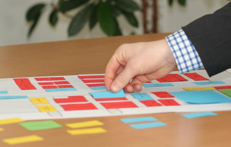 Wohin soll die Montage, wohin die Büros und das Lager? Im Praxisseminar Fabrikplanung können die Teilnehmer selbst ein Fabriklayout planen.