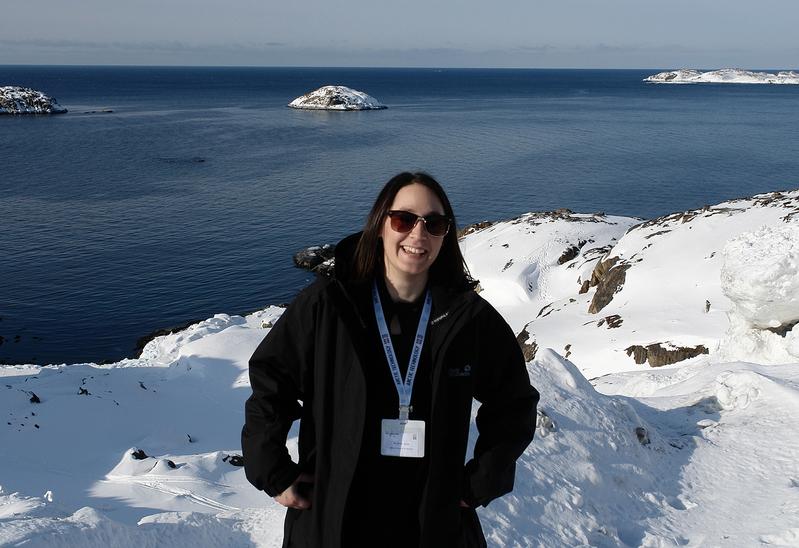 Wo andere frösteln, fühlt sie sich wohl: Jennifer Fiebig während einer internationalen Konferenz in Grönland. 