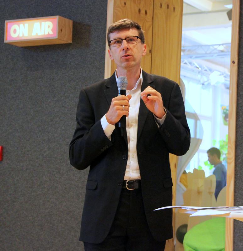 Prof. Dr. Sven Ripsas (HWR Berlin) stellt die Ergebnisse des Deutschen Startup Monitors 2014 vor