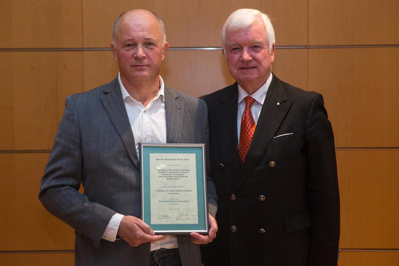 Der Preisträger Prof. Dr. Karl Herbert Schaefer (links) gemeinsam Prof. Dr. Jürgen F. Riemann, dem Vorsitzenden des Auswahlkuratoriums