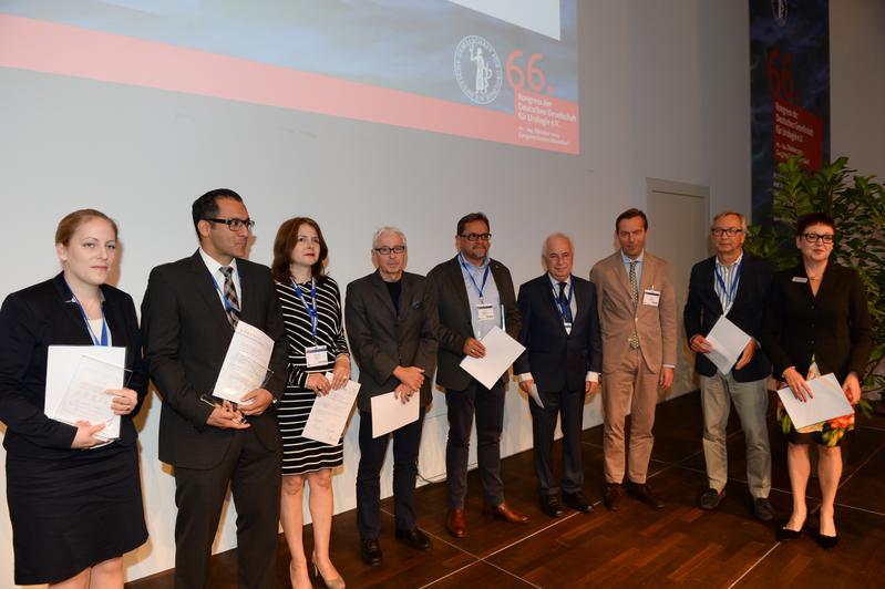 Foto: v.l.n.r.: Dr. Jennifer Kranz, Dr. Sassan Nasari, Dr. Christina Grund, Dr. Frank Finke, Dr. Horst Brenneis, Professor Dr. Helmut Haas, Prof. Dr. Jan Fichtner, Dr. Axel Schroeder, Alida Cardinal 