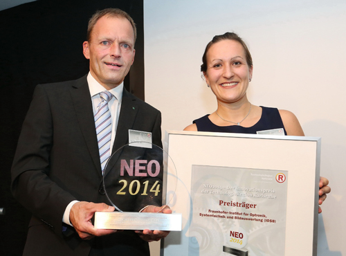 Strahlende Sieger: Dr.-Ing. Olaf Sauer und Dr.-Ing. Miriam Schleipen. 