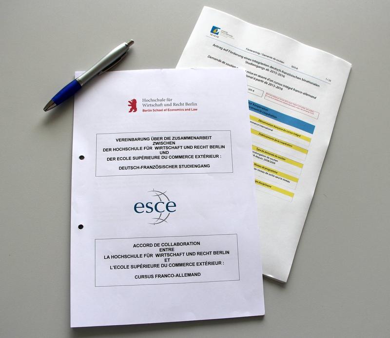 Deutsch-Französischer Studiengang: 2 Studienorte in 2 Ländern , 2 Kulturen, 3 Sprachen, 2 akademische Titel, unzählige Erfahrungen, Kontakte und Freundschaften für’s Leben
