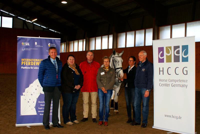 Die Rednerinnen und Redner des Praxisteils (von links): Prof. Dr. Heiner Westendarp, Dr. Patricia Graf, Thies Kaspareit, Kathrin Burger, Dr. Rosemarie Genn, Dr. Hermann Josef Genn.