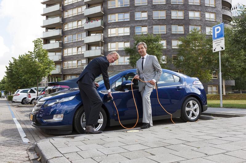 M. Linnenkamp, Metropolitan Region of Amsterdam Electric, and E. Henstra
