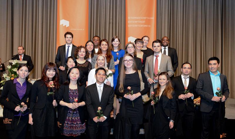 Absolventen des Master-Studiengangs International Business