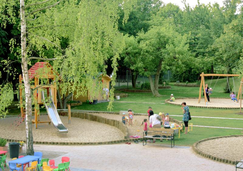 Blick in den Garten der AWO-Kita „Kinderzeit“. Sie ist eine der beiden Kooperationskindergärten des Universitätsklinikums Jena, die jedes Jahr eine feste Anzahl an Mitarbeiterkindern aufnimmt. 