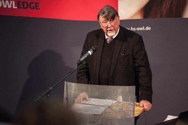 Professor Dietrich Lehmann, ehemaliger Rektor der Hochschule OWL, hielt die Festrede.