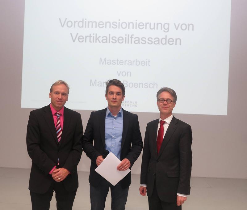 v.l.n.r.: Prof. Manuel Krahwinkel (HCU), Preisträger Manuel Boensch, Dr.-Ing. Alexander Steffens (WTM Engineers GmbH)  