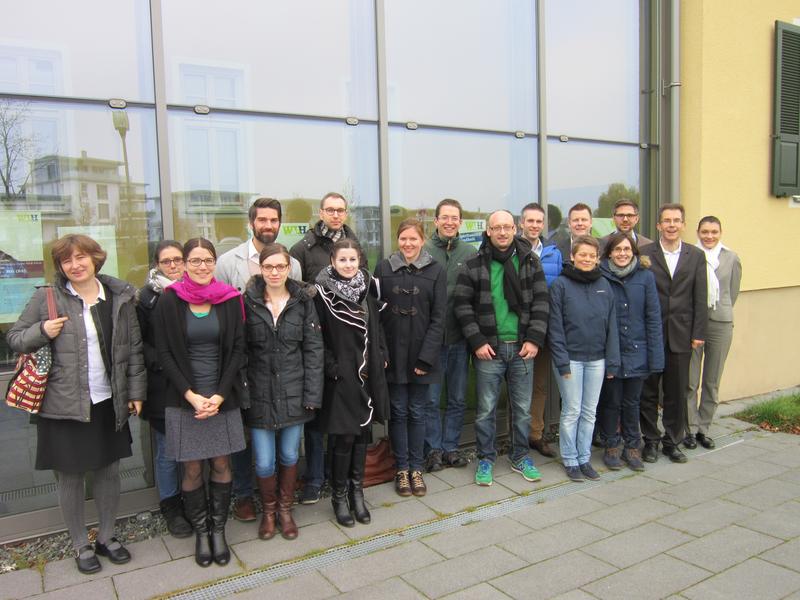 Teilnehmer des Forschungsworkshops vor dem WLH Gebäude