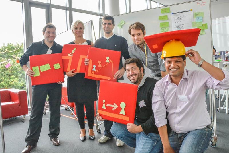 Teilnehmer des ersten Professional Tracks Design Thinking im Hasso-Plattner-Institut (HPI) in Potsdam