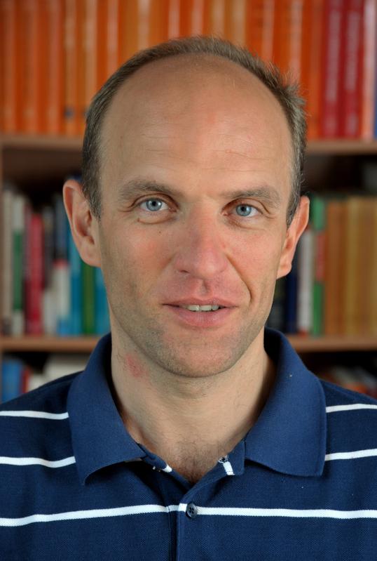 Der Jenaer Biologiedidaktiker Prof. Dr. Uwe Hoßfeld ist einer der beiden Leiter des ausgezeichneten russischen Labors.