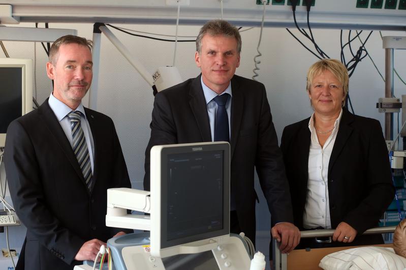 Die Professoren Dr. Thomas Lux, Dr. Hubert Otten und Dr. Sylvia Thun leiten das Kompetenzzentrum eHealth. 