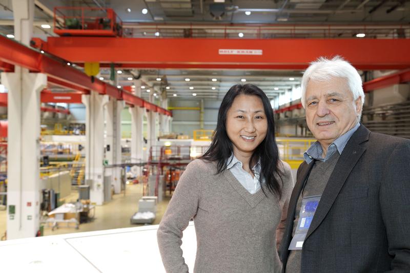 Prof. Mei Bai und Prof. Hans Ströher vom Jülicher Institut für Kernphysik (IKP) am COSY Beschleuniger