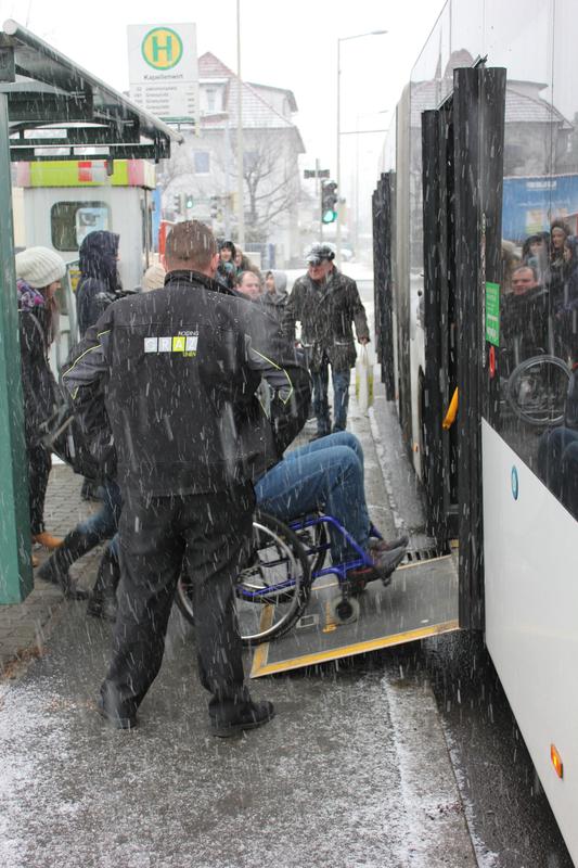 Der Barrierefreiheit der öffentlichen Verkehrsmittel stellen die Studierenden ein gutes Zeugnis aus