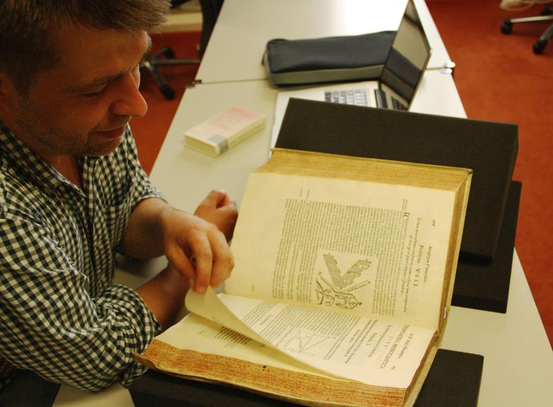 Arbeit im Lesesaal der Herzog August Bibliothek 