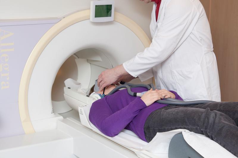 Die funktionelle Magnetresonanztomographie (fMRT)  macht Veränderungen der Sauerstoffanreicherung im Gehirn sichtbar. 