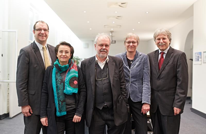 (v.l.n.r.): Prof. Dr. Ansgar Zerfaß, Prof. Dr. Claudia Mast, Prof. em. Dr. Günter Bentele, Prof. Dr. Ulrike Röttger, Prof. em. Dr. Joachim Schwalbach