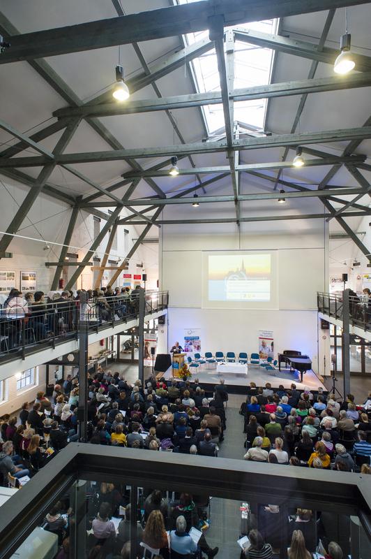 Blick auf das Plenum im vollbesetzten Museum Zinkhütter Hof, Stolberg (Rhld.)