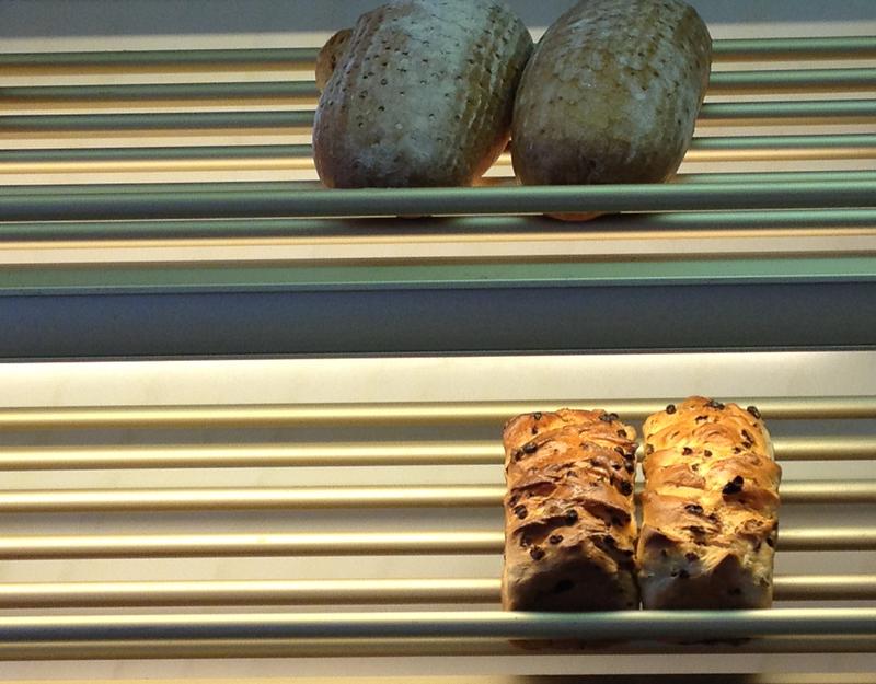 Etwa 2,7 Tonnen Brot und Backwaren bleiben in der Woche in einer Bäckerei unverkauft liegen. Wie diese Mengen reduziert werden können, hat ein Forschungsprojekt an der FH Münster untersucht.