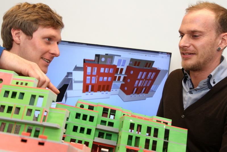 Bild: Die wissenschaftlichen Mitarbeiter der Jade Hochschule sind mit den neusten Methoden des datenbank-orientierten Konstruierens bestens vertraut.
