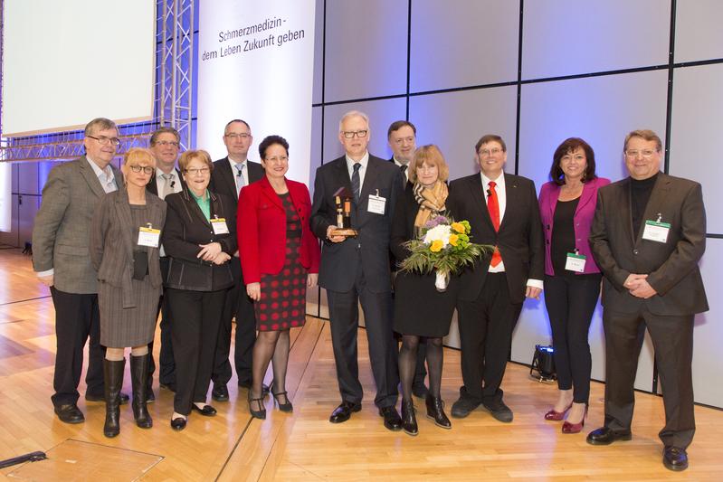 Professor Dr. Ralph Spintge erhält Schmerzpreis 2015 Auszeichnung für die Etablierung der MusikMedizin in der Schmerzmedizin