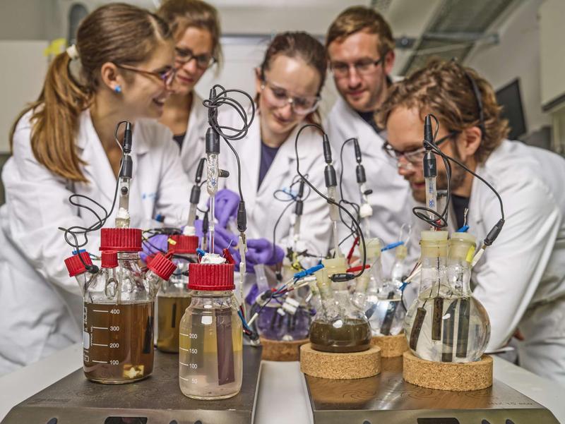 Microbial Bioelectrocatalysis & Bioelectrotechnology 