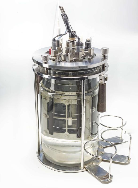 Bioreactor with upgrade kit for the bioelectrochemical synthesis