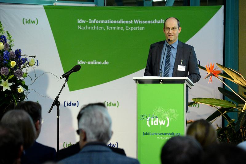 idw-Vorstandssprecher Dr. Markus Zanner, Kanzler der Universität Bayreuth, eröffnete die Jubiläumsveranstaltung.
