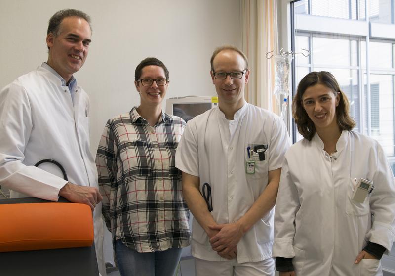 Waren am Uniklinikum Würzburg an der Studie zu Linsitinib bei Nebennierenkrebs beteiligt (von links): Prof. Martin Fassnacht, die Study Nurse Michaela Haaf, Dr. Matthias Kroiss u. Dr. Cristina Ronchi