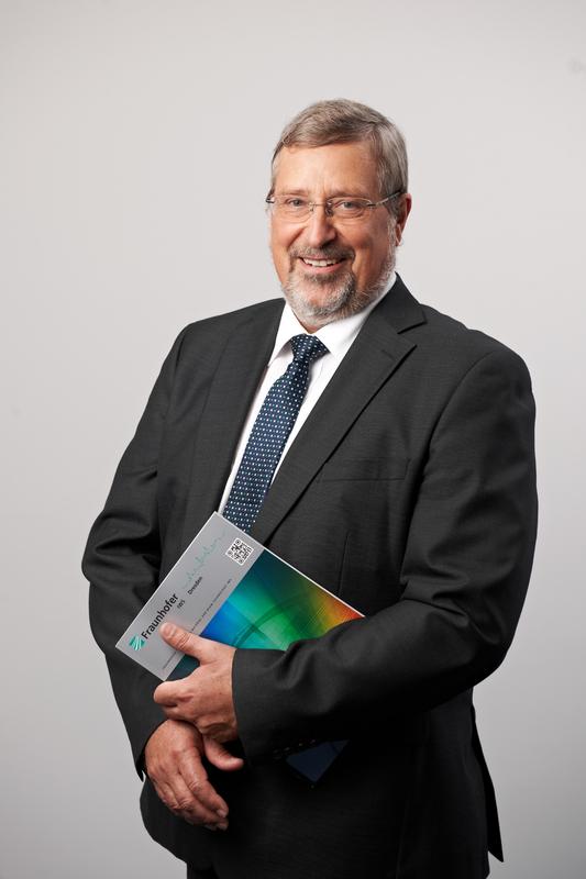 Prof. Dr.-Ing. Eckhard Beyer, Leiter des Dresdner Fraunhofer-Institutes für Werkstoff- und Strahltechnik IWS und Direktor des Institutes für Fertigungstechnik der TU Dresden