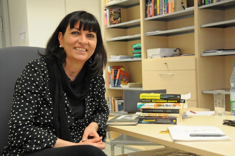 In a current research project, Professor Heike Raphael-Hernandez deals with the portrayal of people of African descent in visual media. 