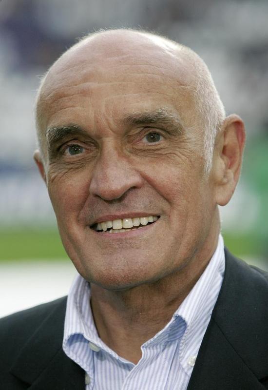 Martin Kind, President of Hannover 96, opens European Ivy League Soccer Tournament at HHL. Source: KIND Hörgeräte GmbH