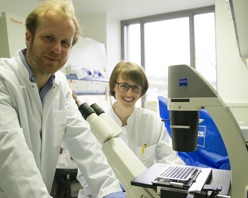 Dr. Michael Hudecek und Dr. Tanja Stüber arbeiten seit März dieses Jahres gemeinsam an einem vom Verein „Hilfe im Kampf gegen Krebs“ geförderten Forschungsprojekt.