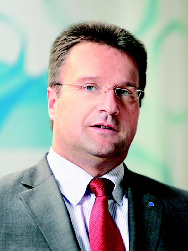 Dr. -Ing. Frank O. R. Fischer geschäftsführendes Vorstandsmitglied der DGM