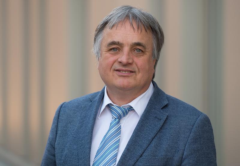 Der Oldenburger Soziologe Prof. Dr. Martin Heidenreich ist Koordinator der DFG-Forschergruppe und Inhaber der Jean-Monnet-Professur für Europäische Studien in den Sozialwissenschaften.
