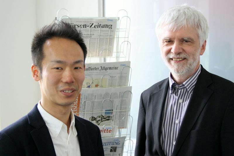 Japanese scientist researches German business ethics at HHL Leipzig Graduate School of Management. From the left: Dr. Akira Shibata, PhD, and Prof. Dr. Andreas Suchanek. Photo: HHL.
