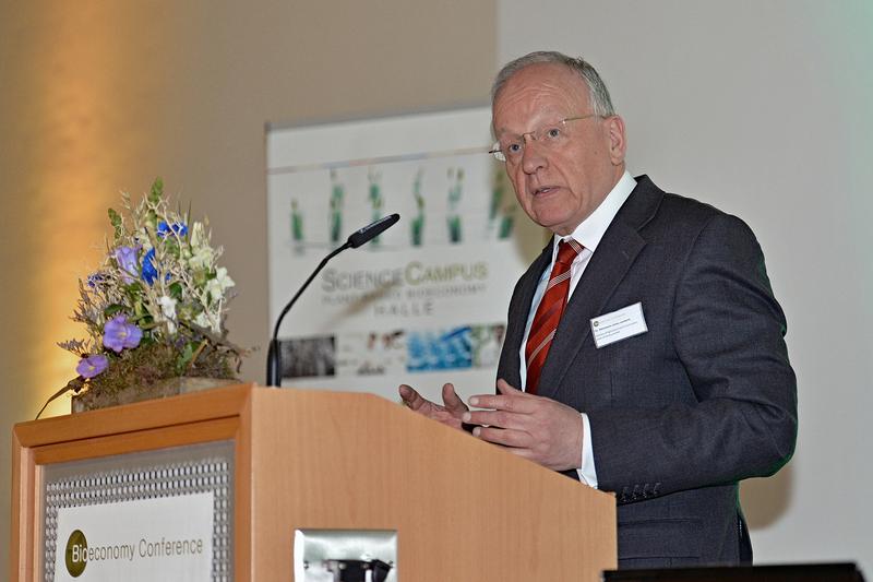 Dr. Hermann Onko Aeikens, Minister of Agriculture and the Environment of Saxony-Anhalt, at the International Bioeconomy Conference