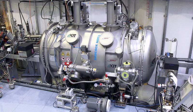 SCU15, ein einzigartiger supraleitender Undulator zur Erzeugung hoch brillanter Röntgenstrahlen, wurde erfolgreich im ANKA-Speicherring getestet. 