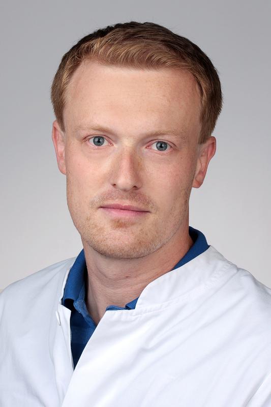 Dr. Werner Krutsch, Studienleiter am FIFA Medical Centre Regensburg und BFV Verbandsarzt