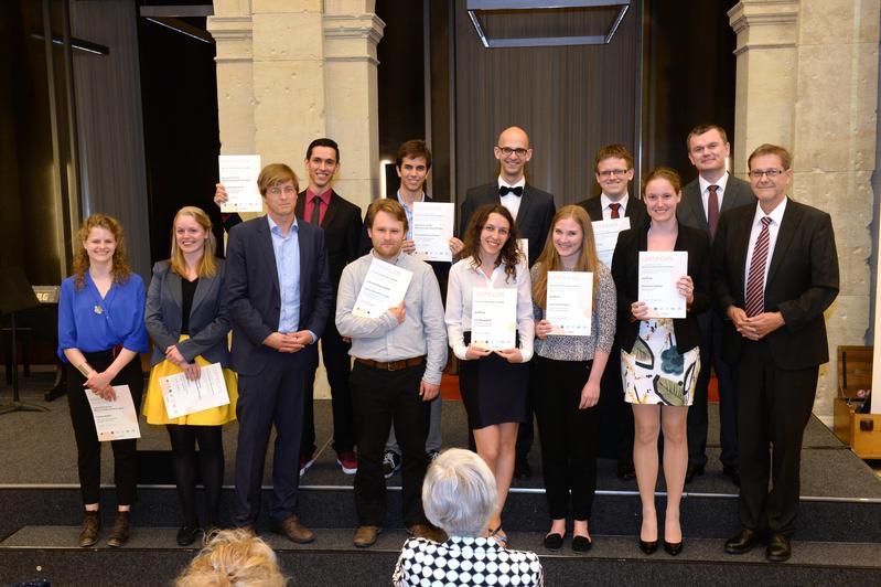 Die internationalen Preisträger/innen mit Mitgliedern der Jury und Laudator Prof. Dr. Jan-Hendrik Olbertz