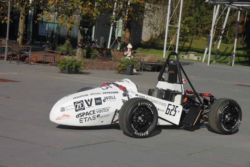 Rennwagen des Evolution Racing Teams