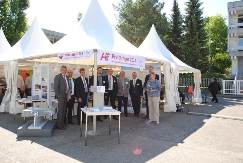 Ausstellungsstand des mit dem Otto-von-Guericke-Preis-2014 ausgezeichneten IGF-Forschungsprojektes „Feuerverzinken im Brückenbau“ 