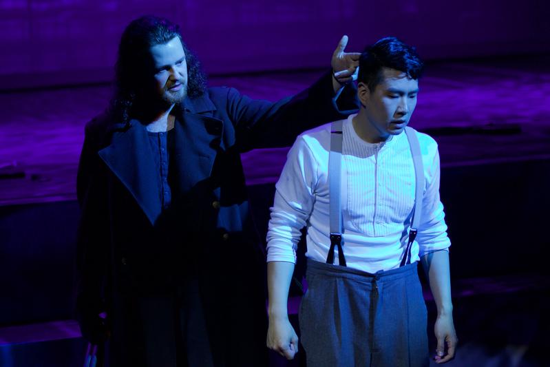 Die Akademische Orchestervereinigung der FSU Jena sowie Chor und Solisten der Hochschule für Musik und Theater Leipzig führen Webers Oper „Der Freischütz“ auf.